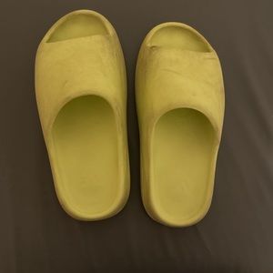 Yeezy Slide Neon Size 9